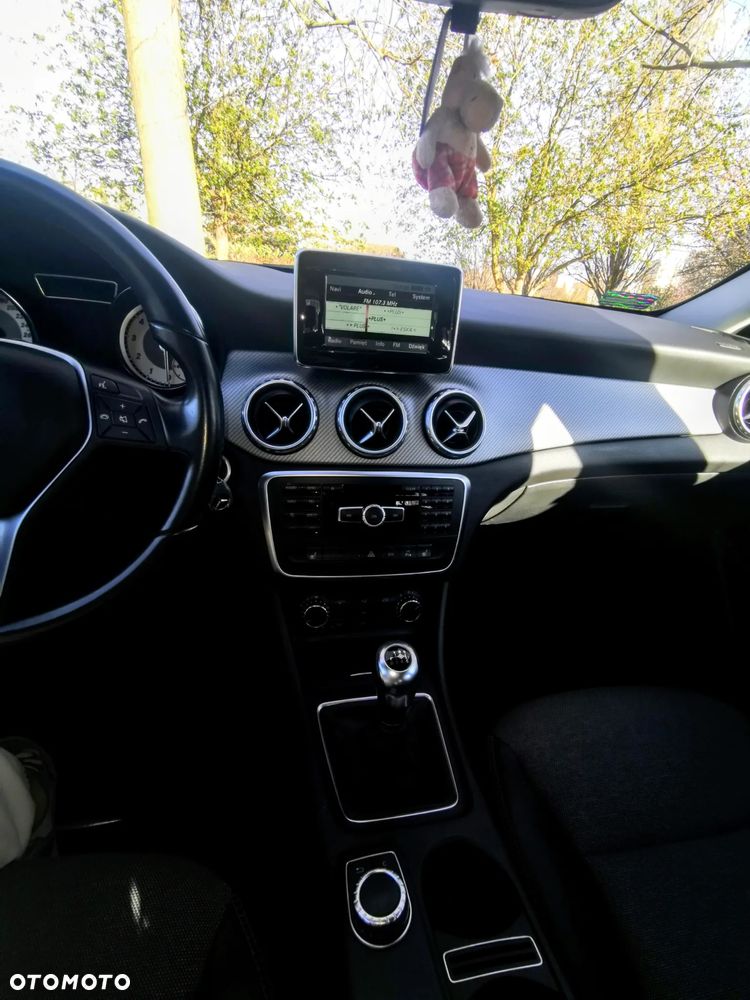 Mercedes-Benz GLA - 11