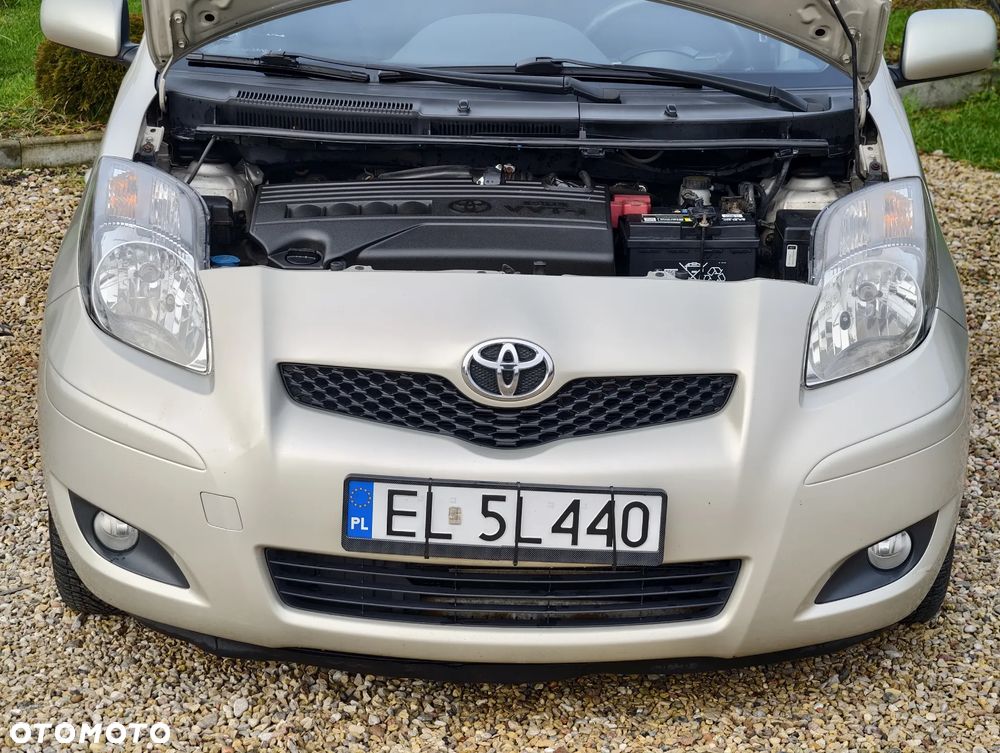 Toyota Yaris 1.33 Premium - 24
