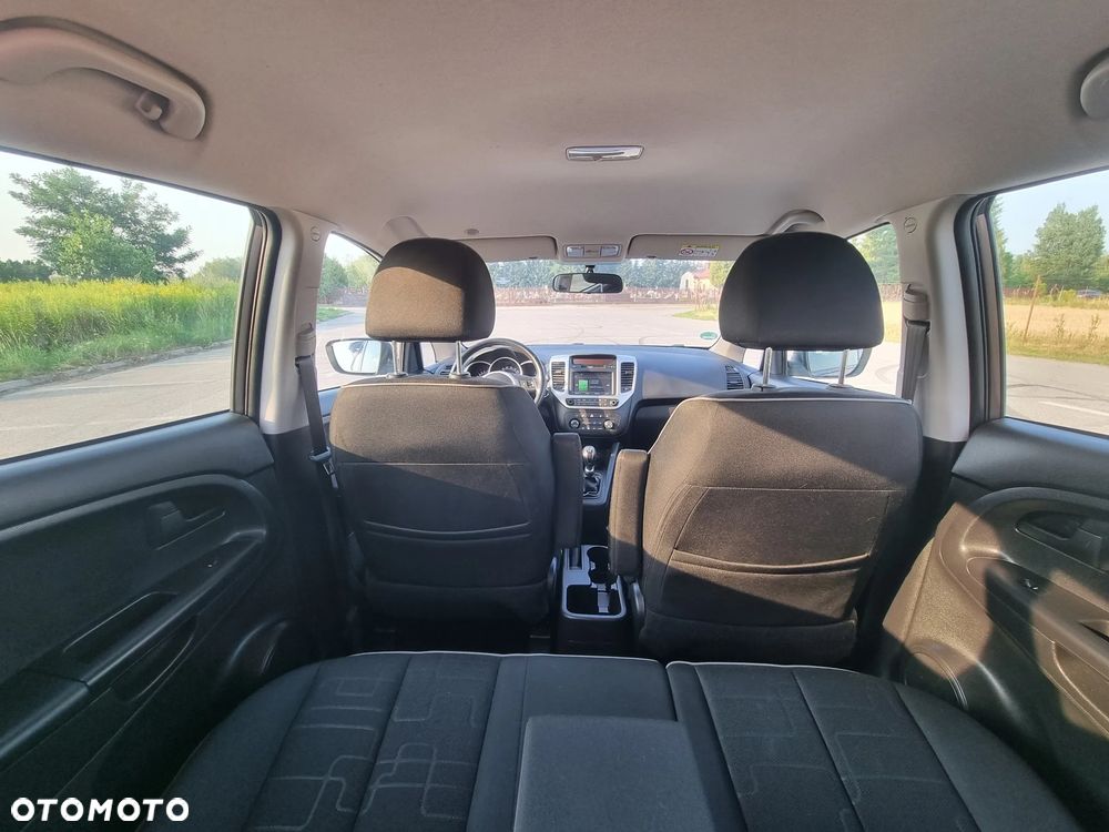 Kia Venga 1.4 CVVT Dream Team Edition - 16