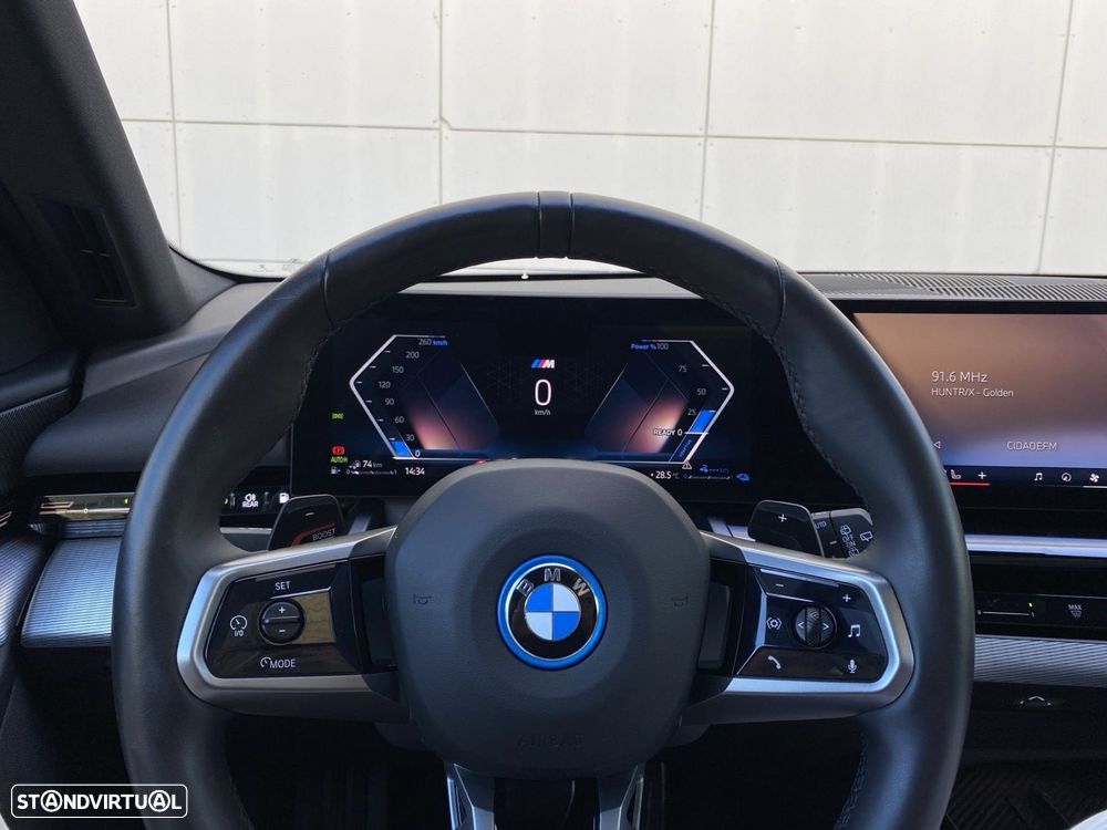 BMW 530 e Pack Desportivo M Pro — fotografia 8
