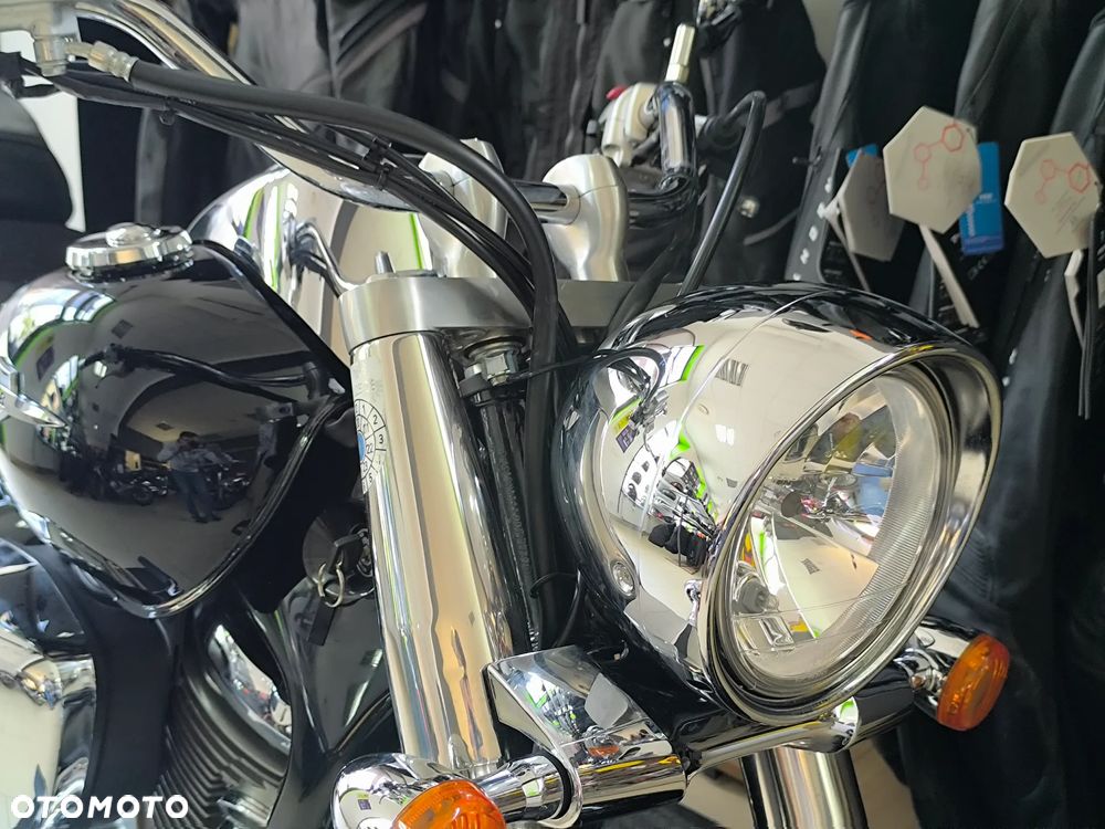 Suzuki Intruder - 22