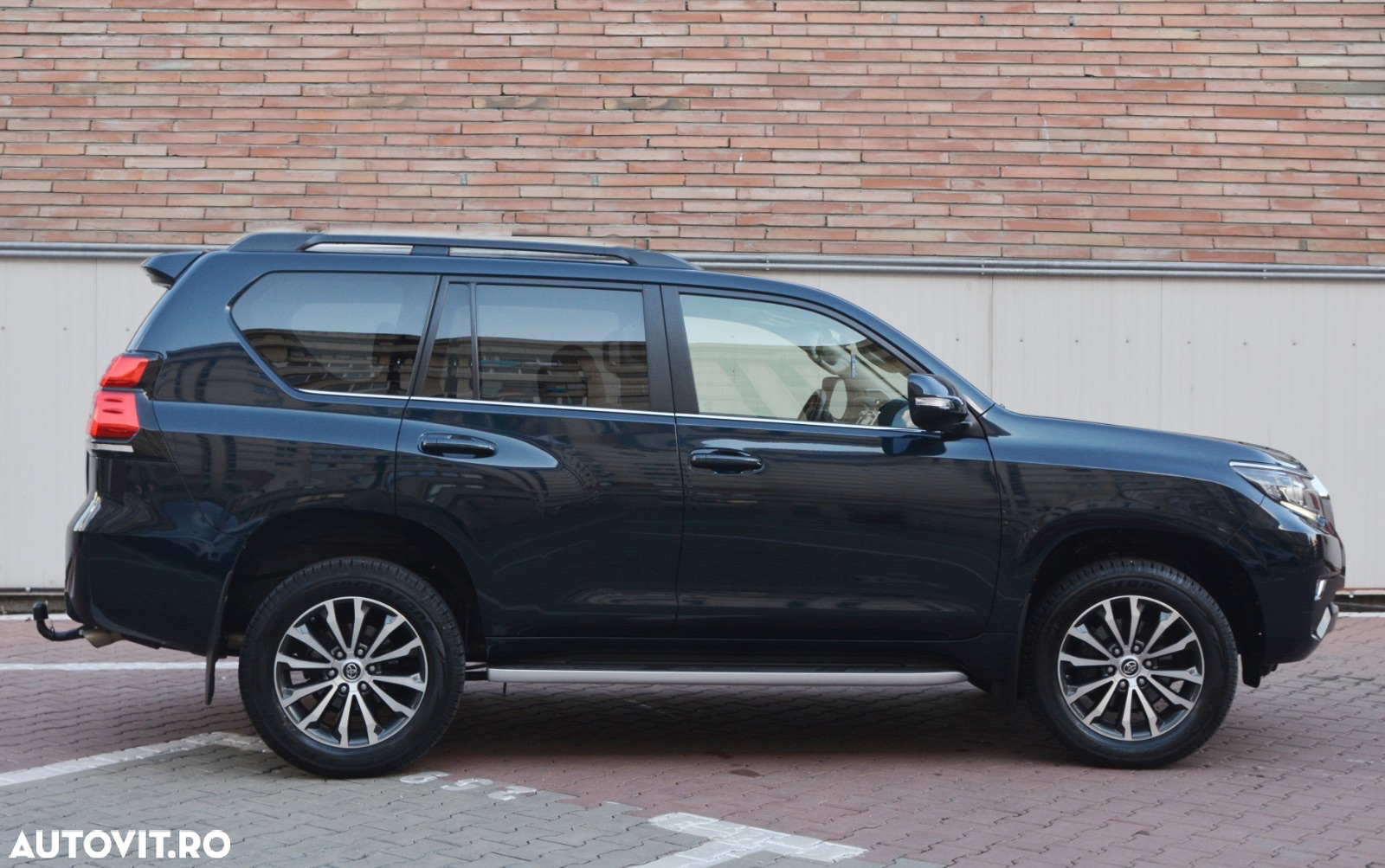 Toyota Land Cruiser 2.8l Turbo D-4D M/T Executive - 13