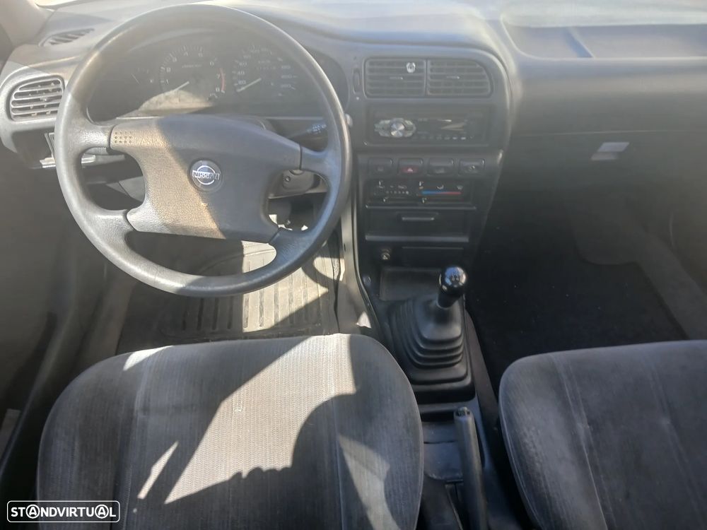 Nissan Sunny Hatchback 1.4 LX - 4