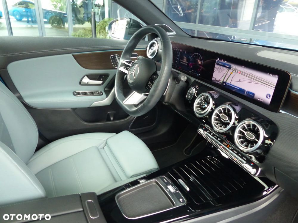 Mercedes-Benz CLA 200 AMG Line 7G-DCT - 21