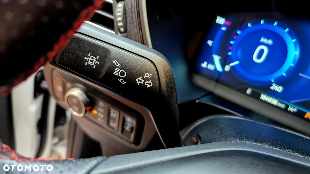 Ford Kuga Plug-in Hybrid ST-LINE - 26