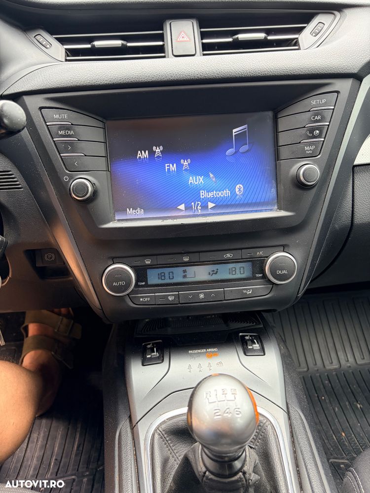 Toyota Avensis 2.0 D-4D Executive - 12