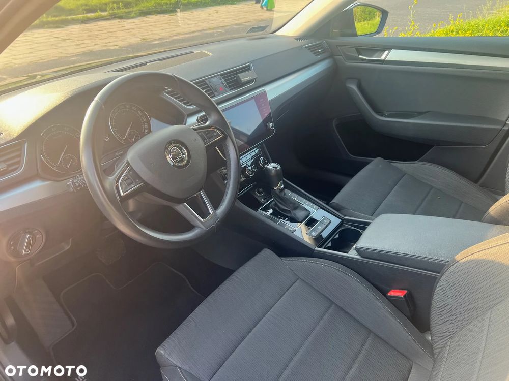 Skoda Superb 1.8 TSI Ambition DSG - 9