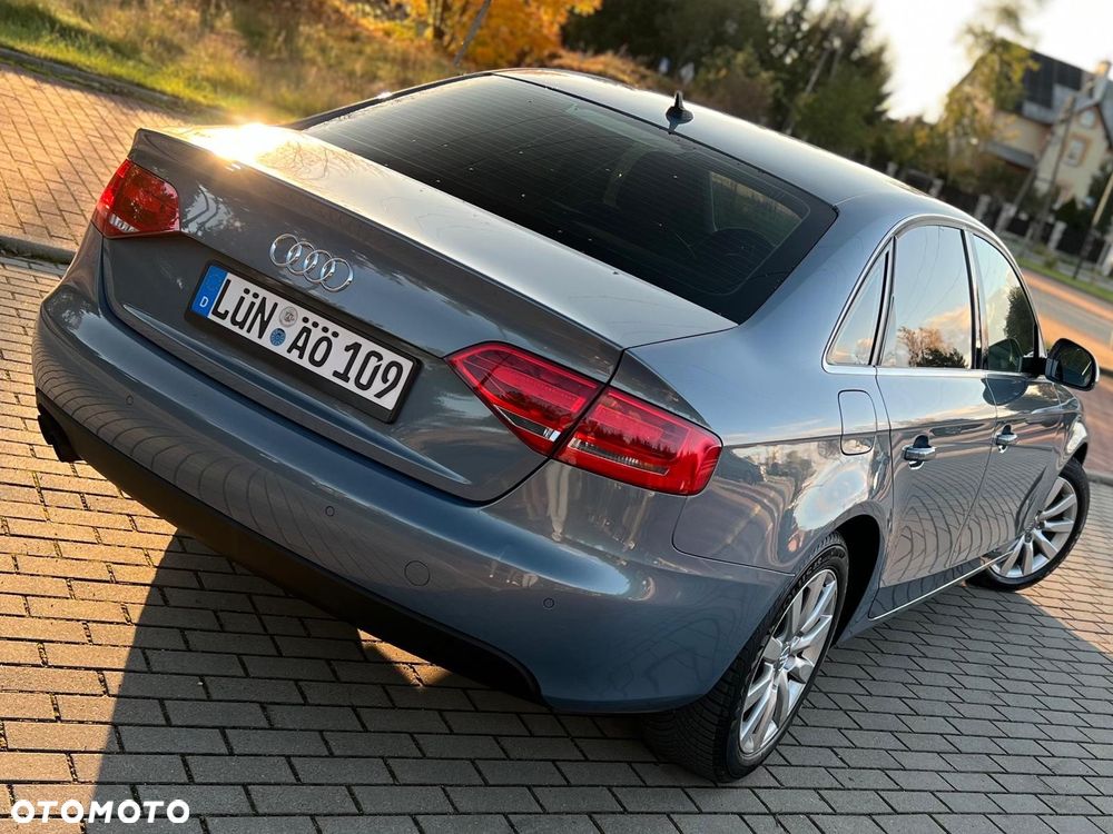 Audi A4 Limousine - 16