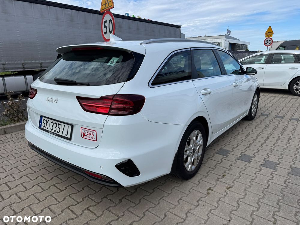 Kia Ceed 1.5 T-GDI M - 10