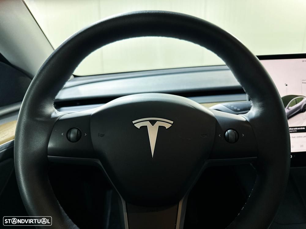 Tesla Model Y Long Range Dual Motor AWD - 43