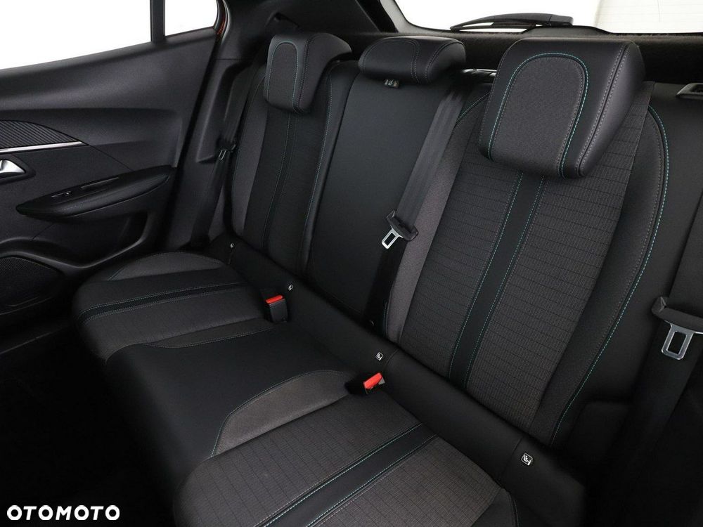 Peugeot 2008 1.5 BlueHDi Allure S&S - 17