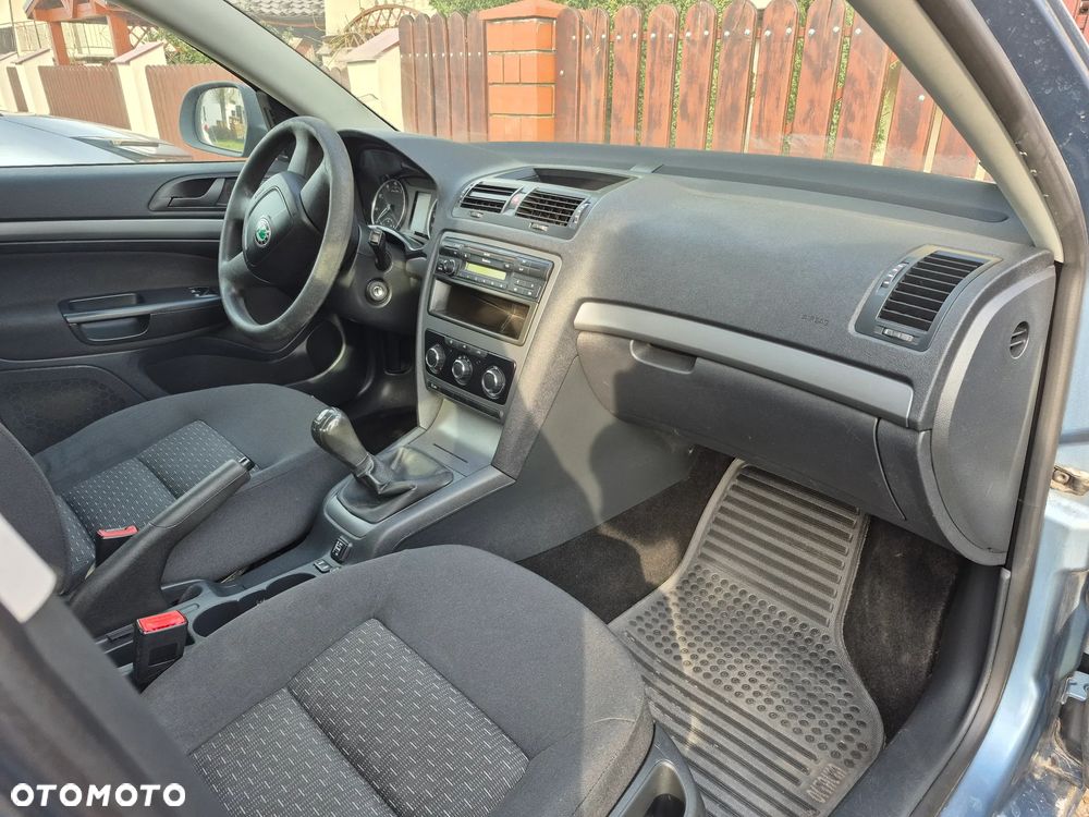 Skoda Octavia 1.6 Tour - 7