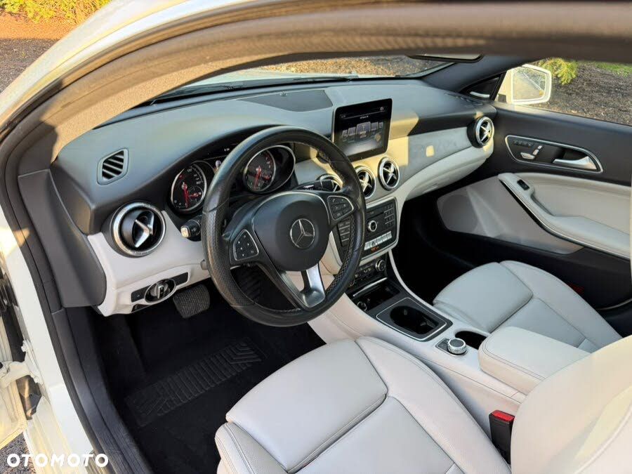 Mercedes-Benz CLA 250 4-Matic AMG Line - 14