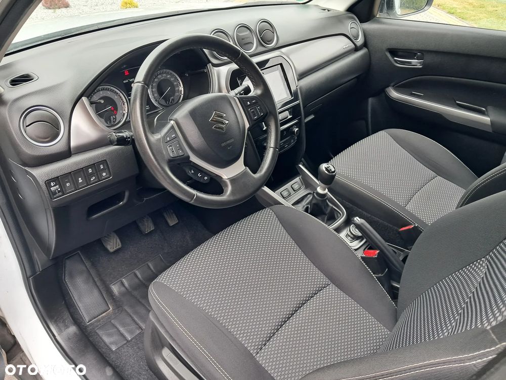 Suzuki Vitara - 21