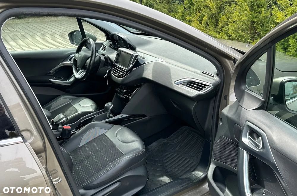 Peugeot 2008 PureTech 110 GPF Stop&Start EAT6 Allure - 12