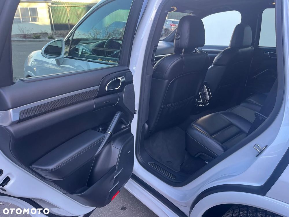 Porsche Cayenne Turbo - 19