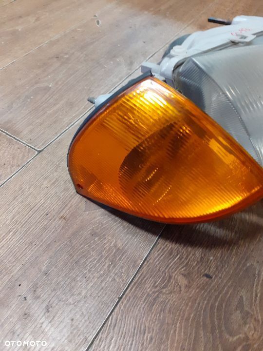 REFLEKTOR PRAWY LUB LEWY SUZUKI SWIFT 96-04 - 4