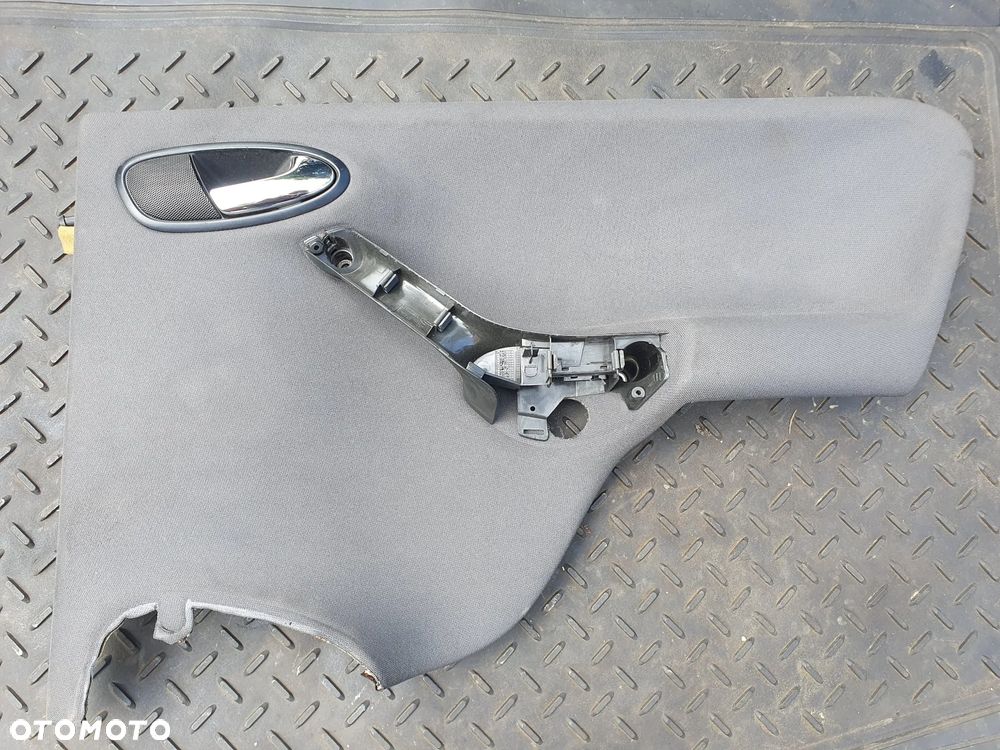 SEAT TOLEDO III BOCZEK PANEL UCHWYT KLAMKA DRZWI PRAWY TYŁ 5P0867114 5P0867180A - 1