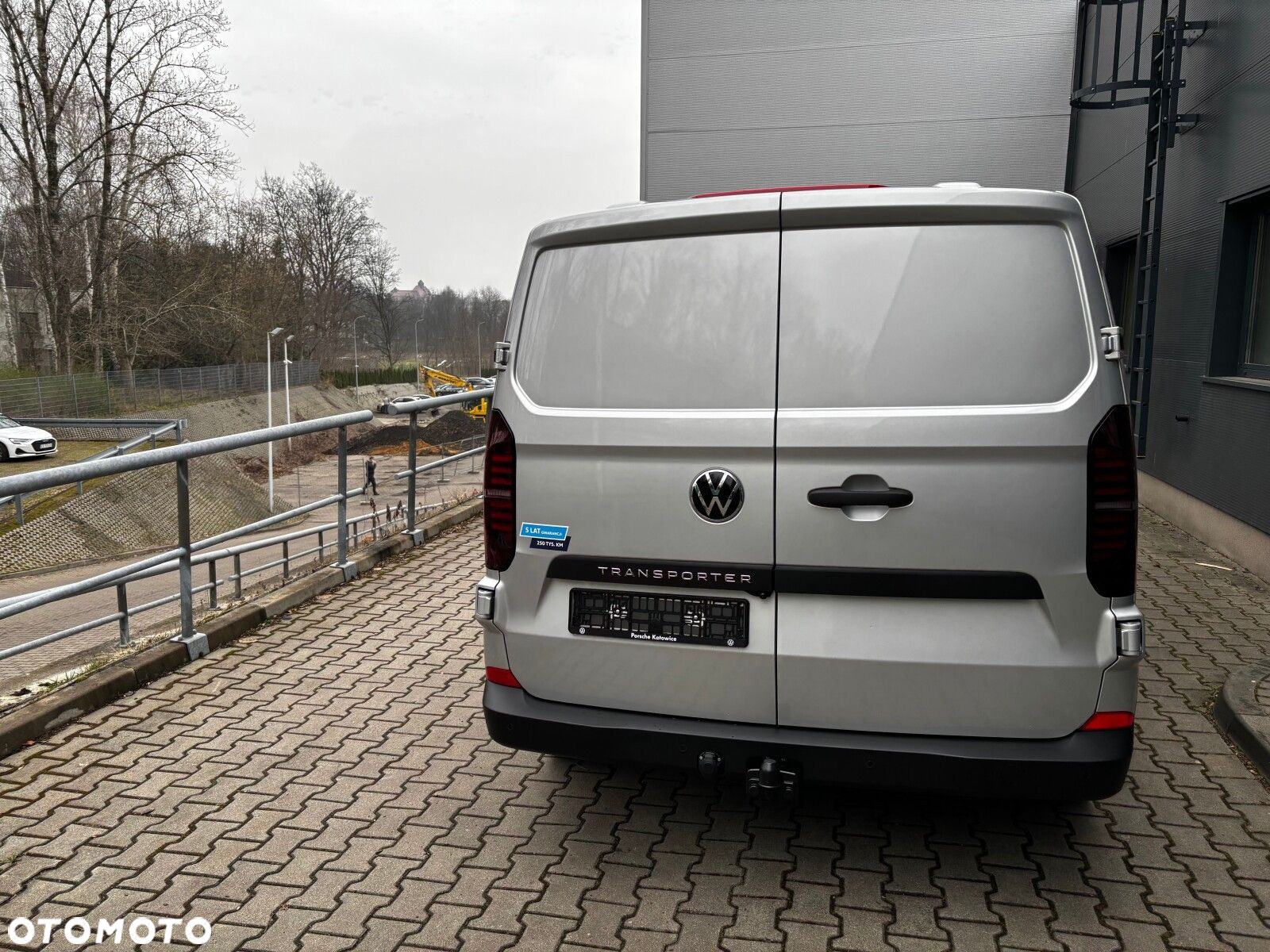 Volkswagen Transporter 2.0 TDI 150KM 6-bm L1 - 23