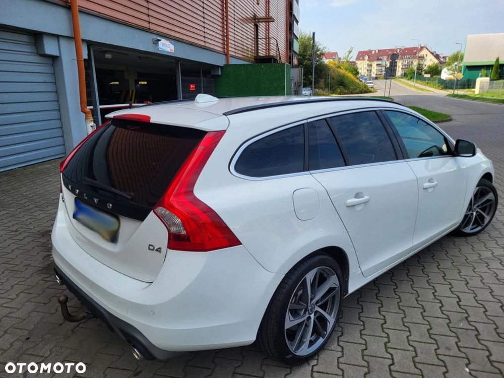 Volvo V60 D4 Drive-E R-Design Momentum - 17
