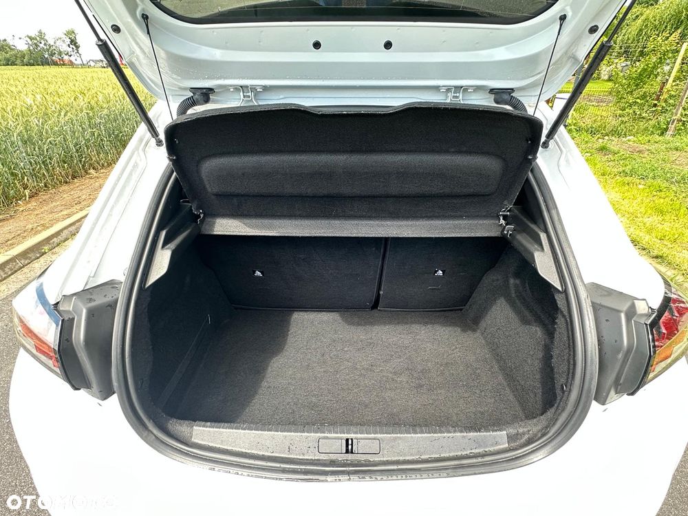 Peugeot 208 - 16