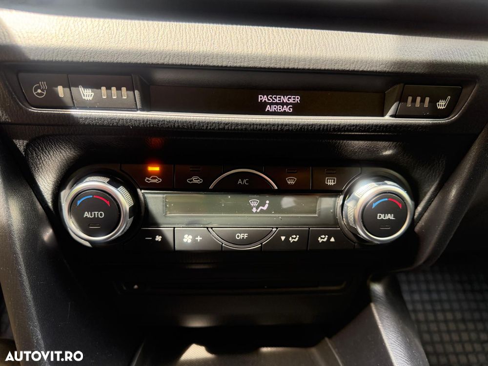 Mazda 3 G120 Revolution Top - 11