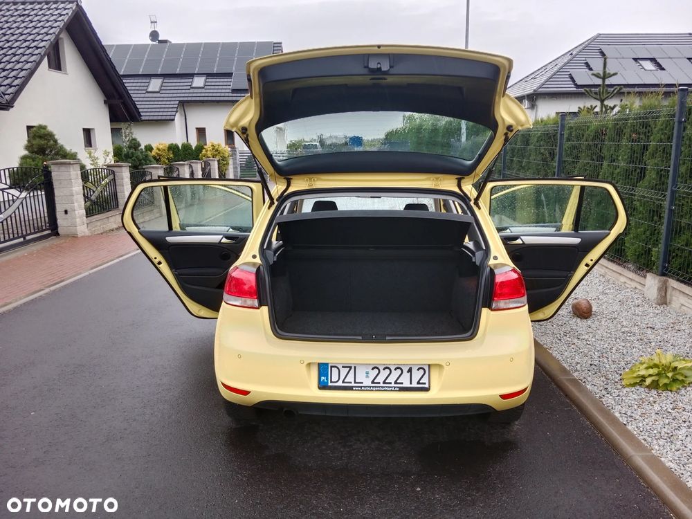Volkswagen Golf VI 1.6 TDI Trendline - 12