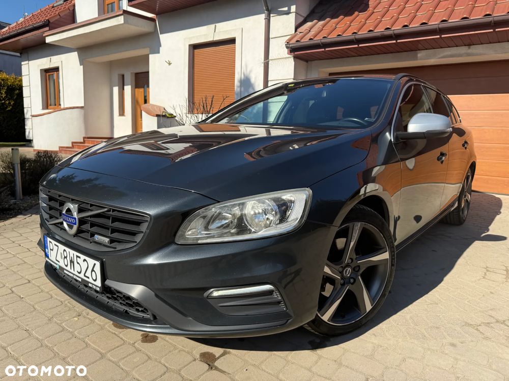 Volvo V60 D2 R-Design Summum - 1