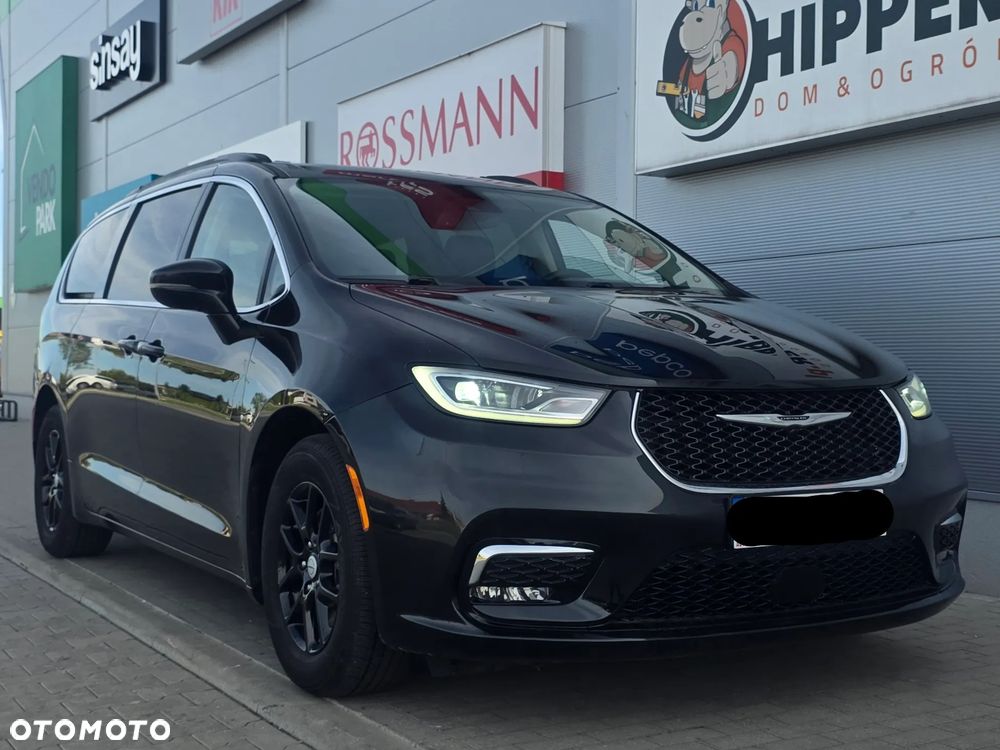 Chrysler Pacifica - 1
