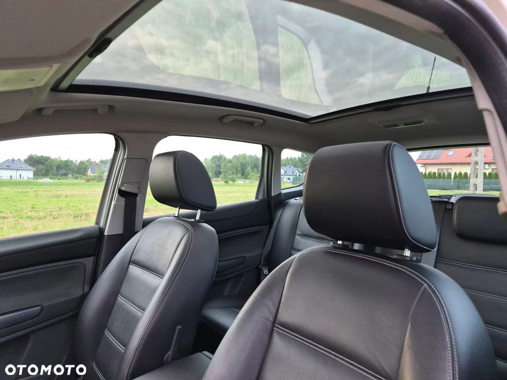Ford Kuga 2.0 TDCi 2x4 Titanium - 18