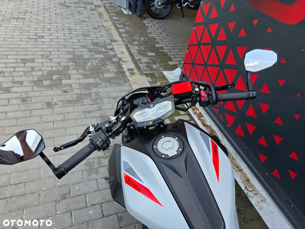 Yamaha MT - 17