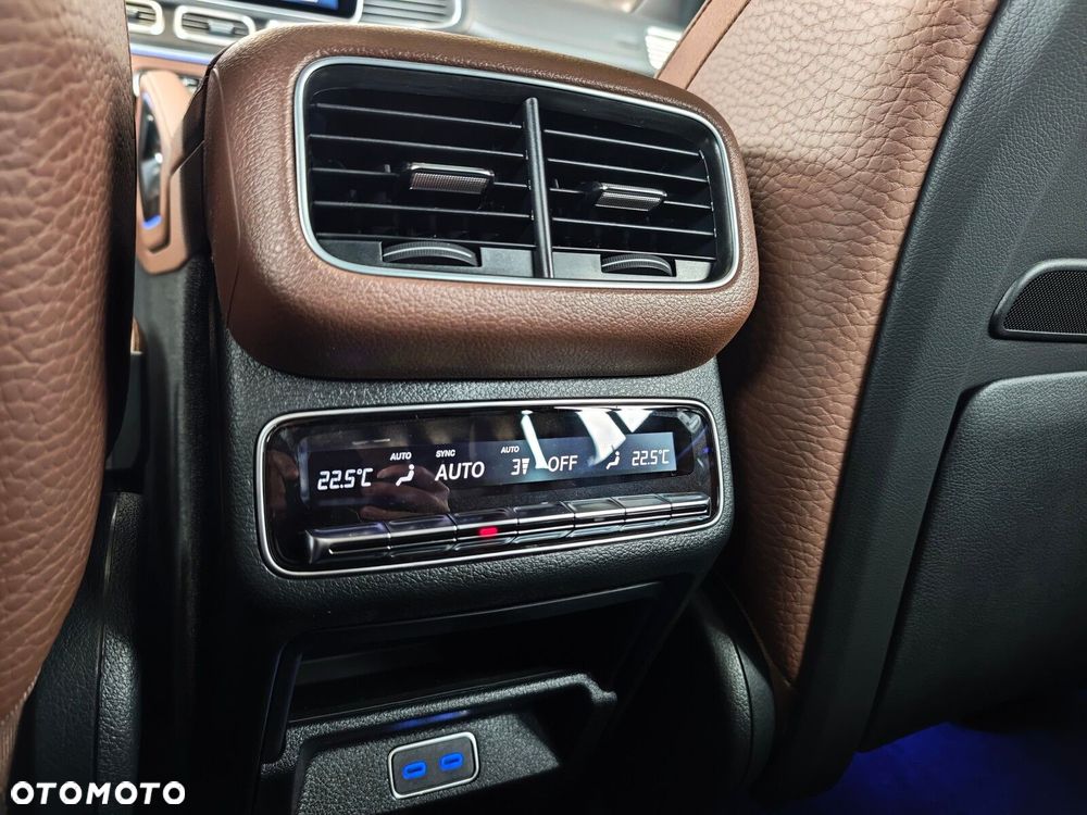 Mercedes-Benz GLS - 18