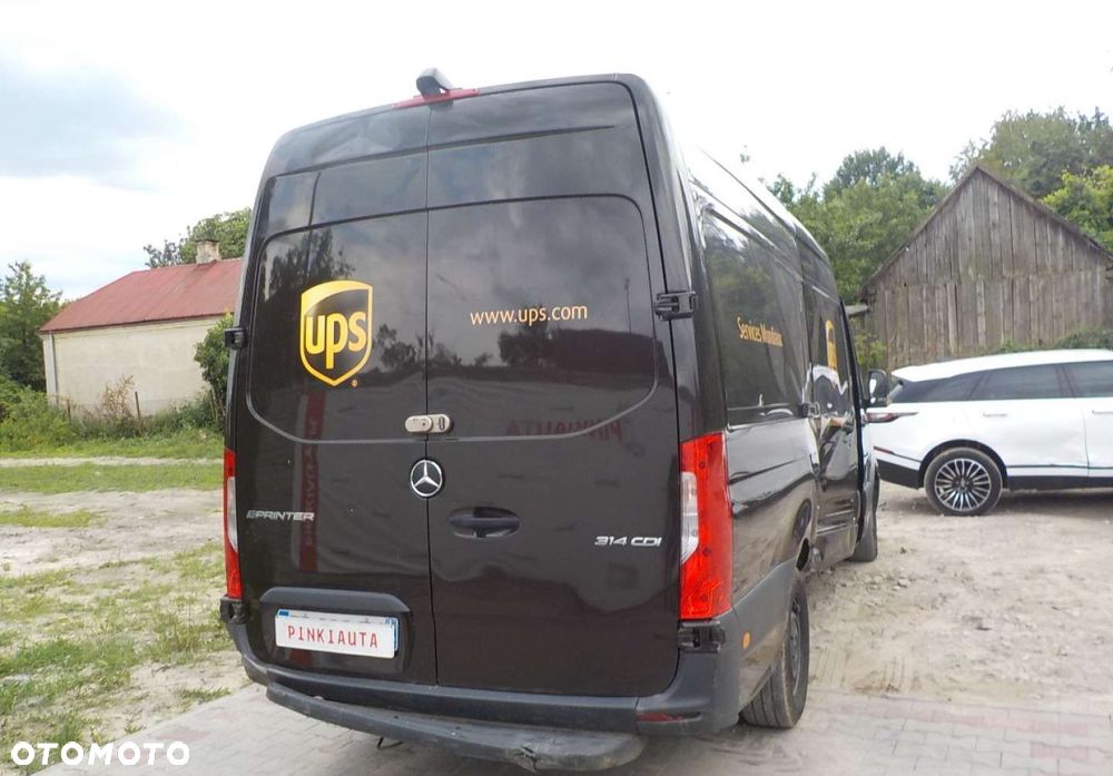 Mercedes-Benz Sprinter - 14
