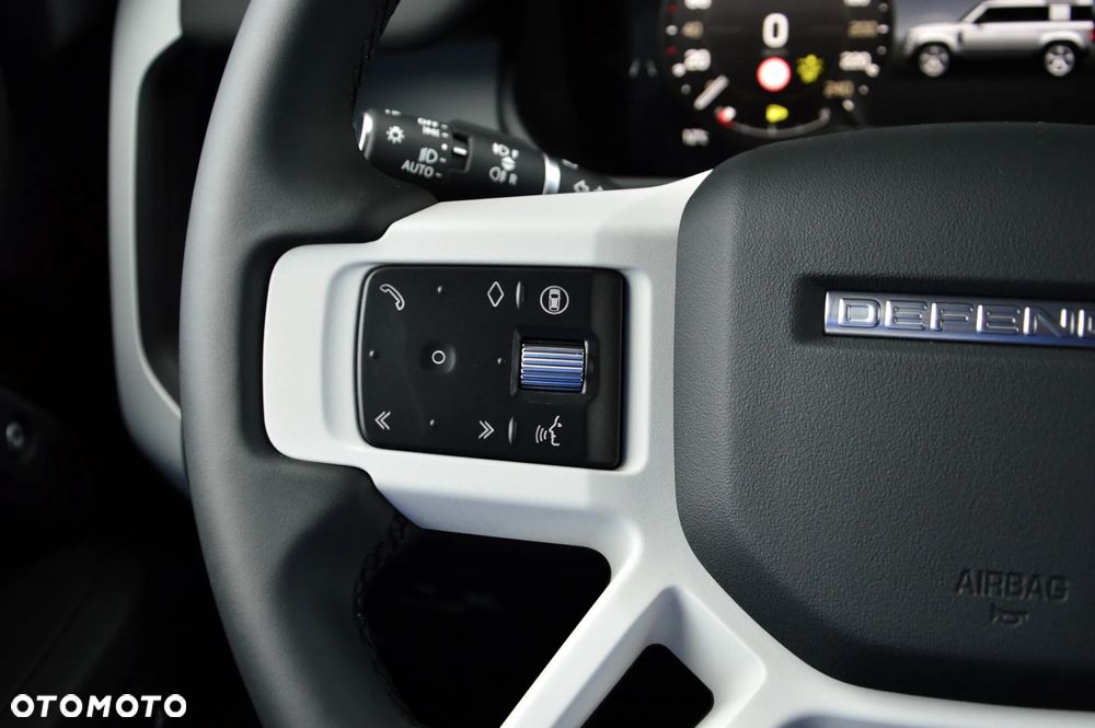 Land Rover Defender 3.0 D250 mHEV - 24