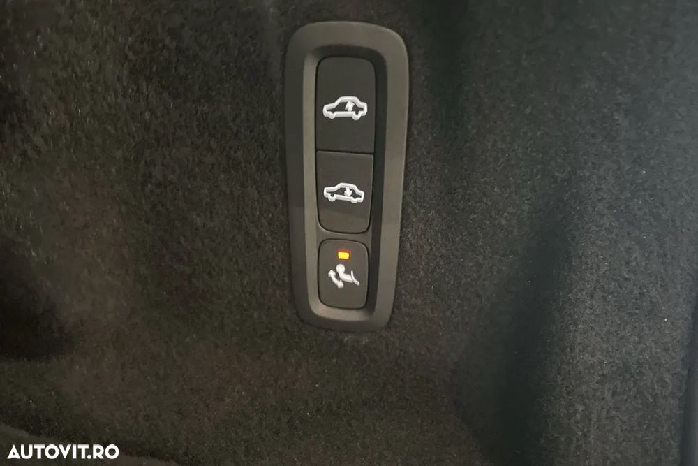 Volvo XC 60 T6 AWD AT PHEV Plus Dark - 26