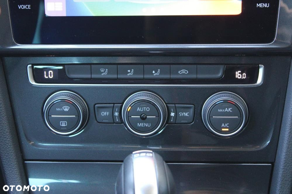 Volkswagen Golf - 17