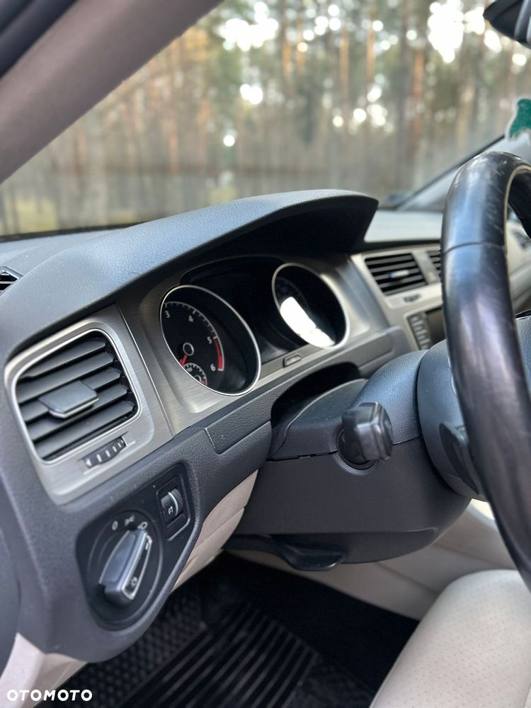 Volkswagen Golf - 14