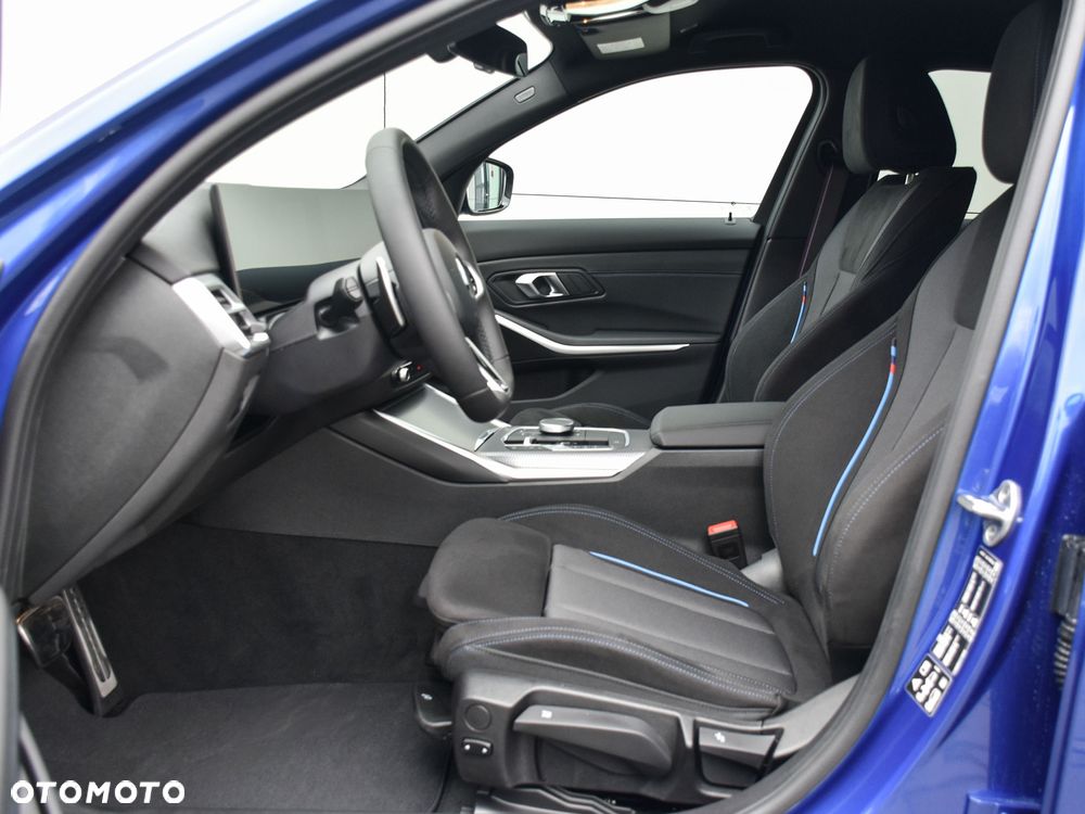 BMW Seria 3 320i xDrive - 14