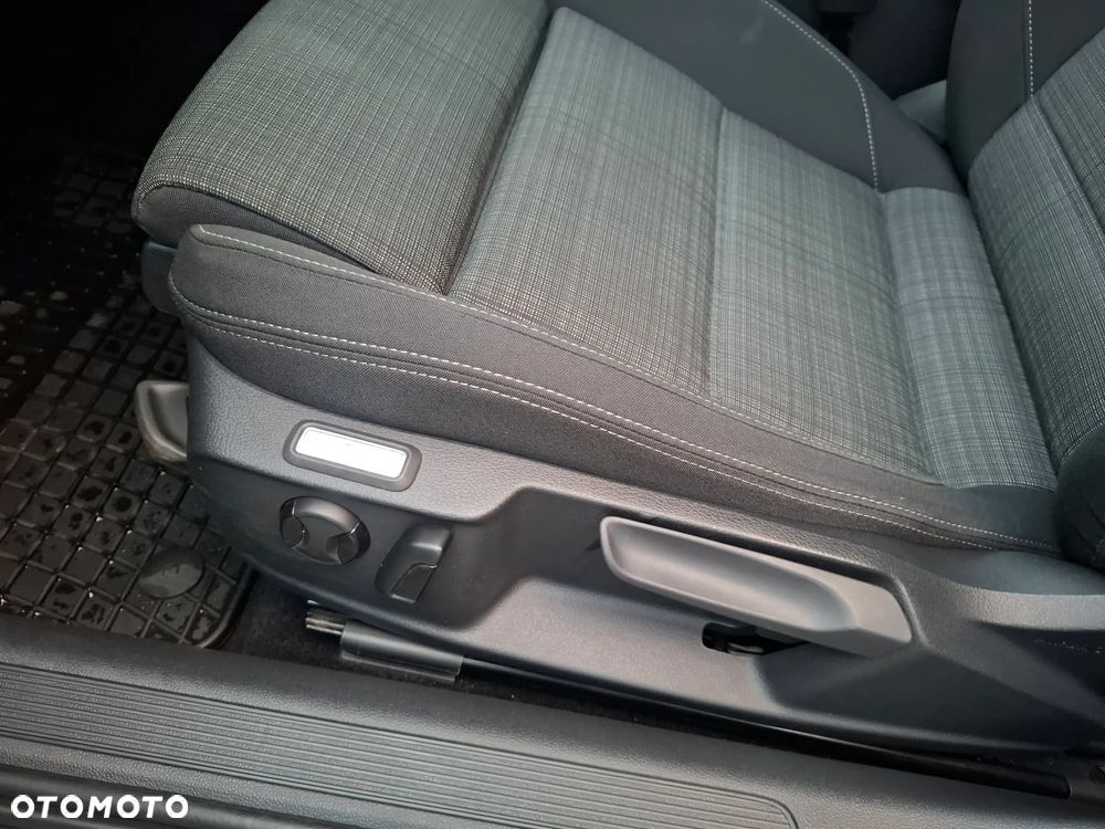 Volkswagen Passat 1.5 TSI EVO Business - 29
