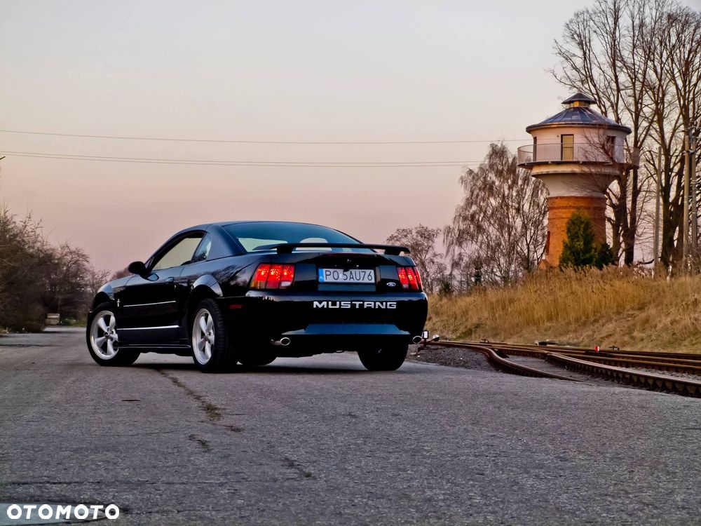Ford Mustang - 12