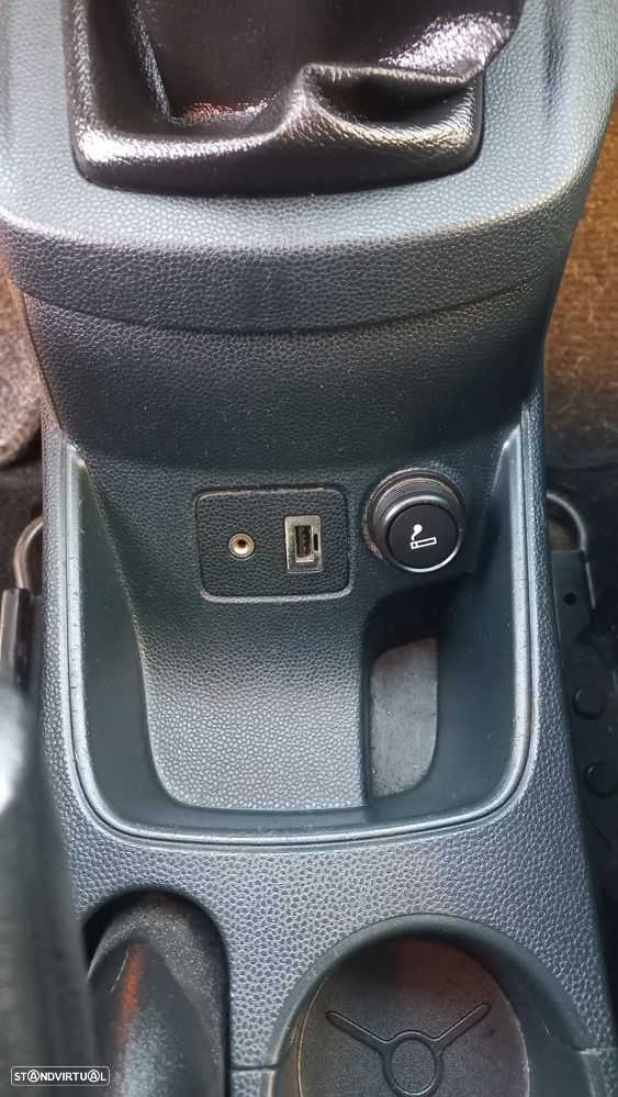 Ford Fiesta 1.4 TDCI Ghia - 11