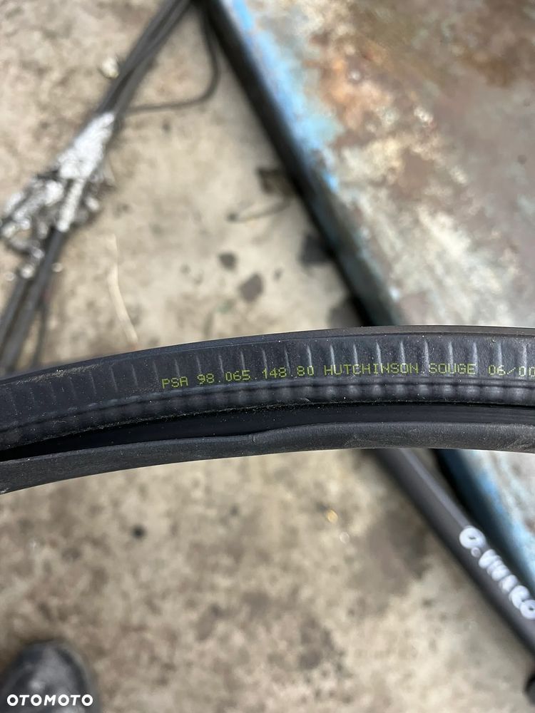 EXPERT III Jumpy III Vivaro IV Uszczelka drzwi przód komplet lewa prawa 9806514880 - 2