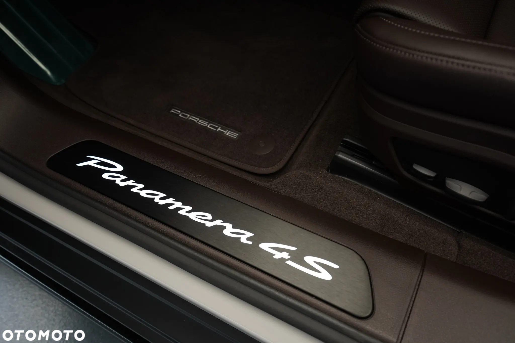 Porsche Panamera 4S E-Hybrid - 24