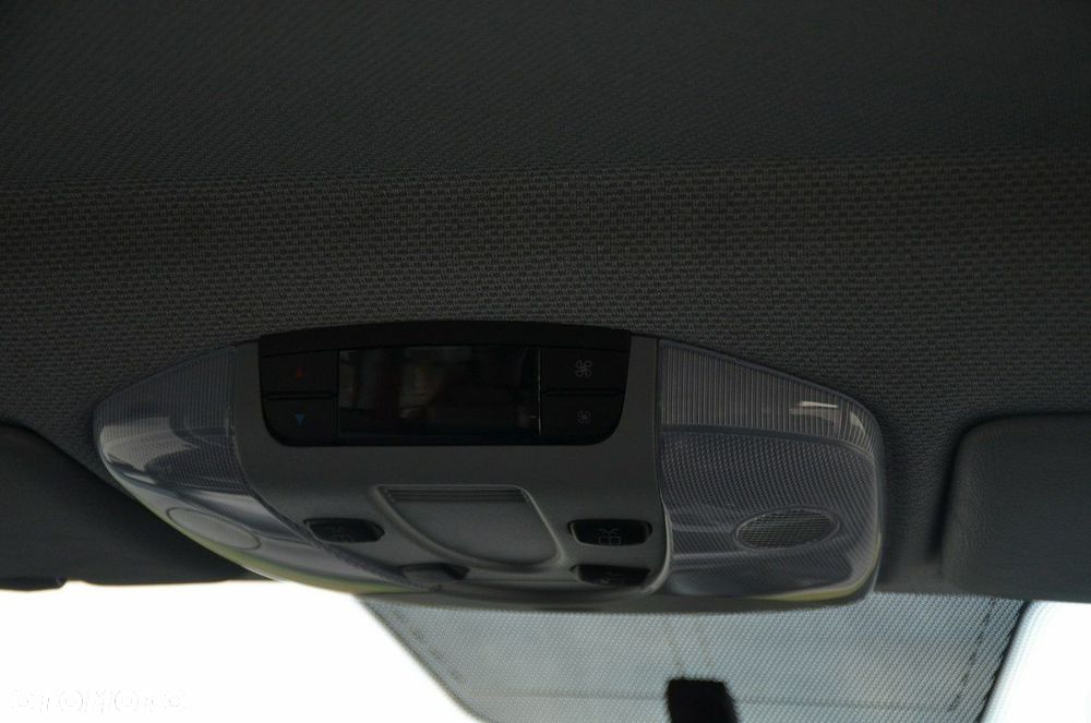 Mercedes-Benz Vito - 24