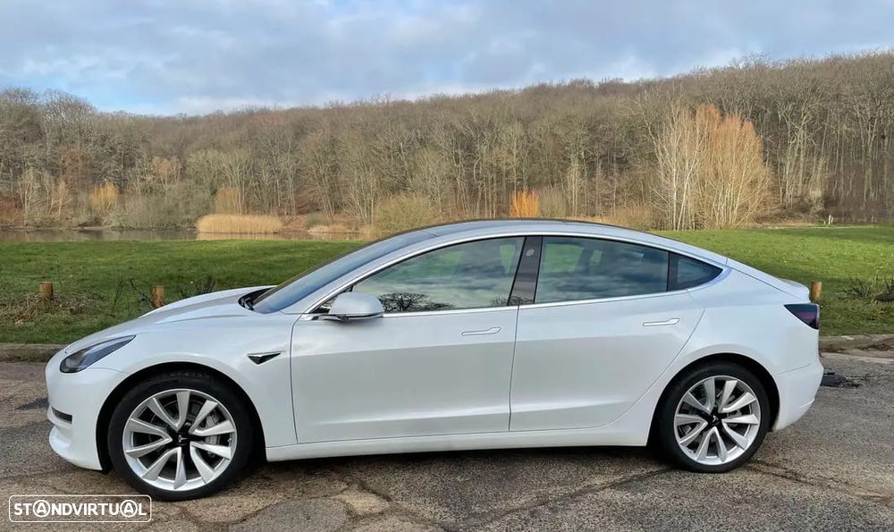 Tesla Model 3 - 3