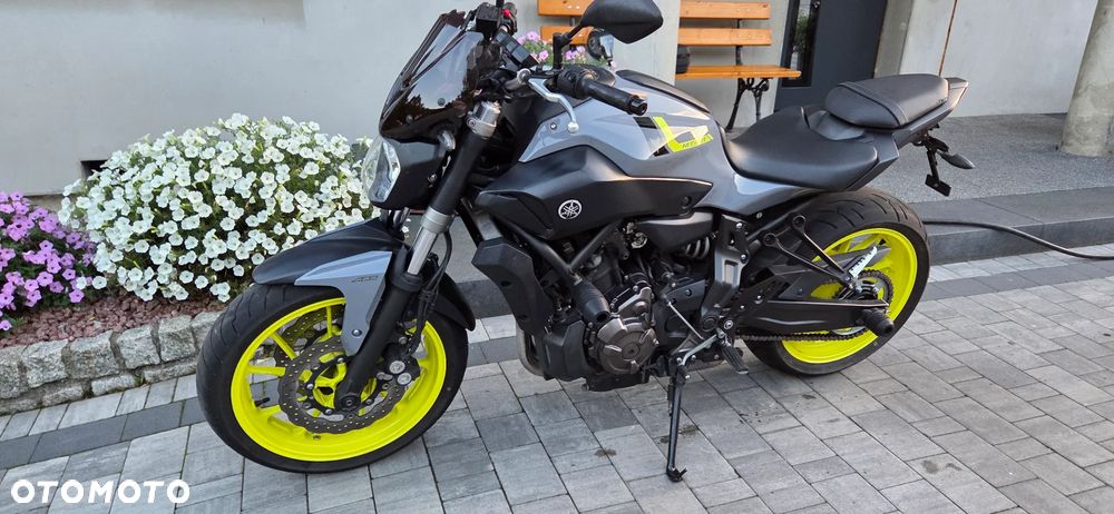 Yamaha MT - 12