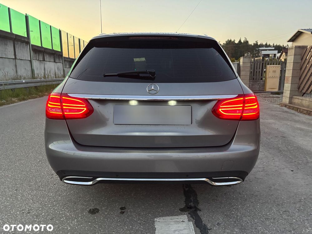 Mercedes-Benz Klasa C 180 7G-TRONIC Exclusive - 27