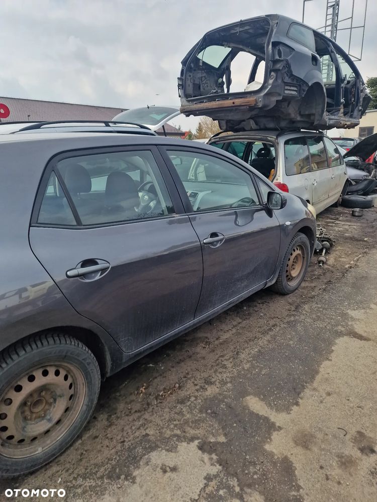 Toyota Auris 1.6 vvti 1zr-fe lakier 1g3 na części - 6