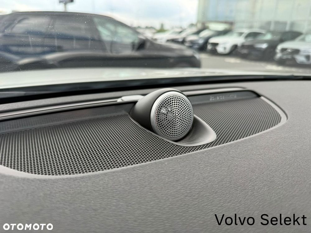 Volvo V90 Cross Country - 31