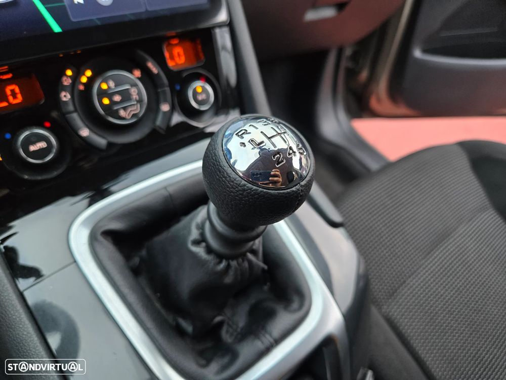 Peugeot 5008 1.6 HDi Premium - 10